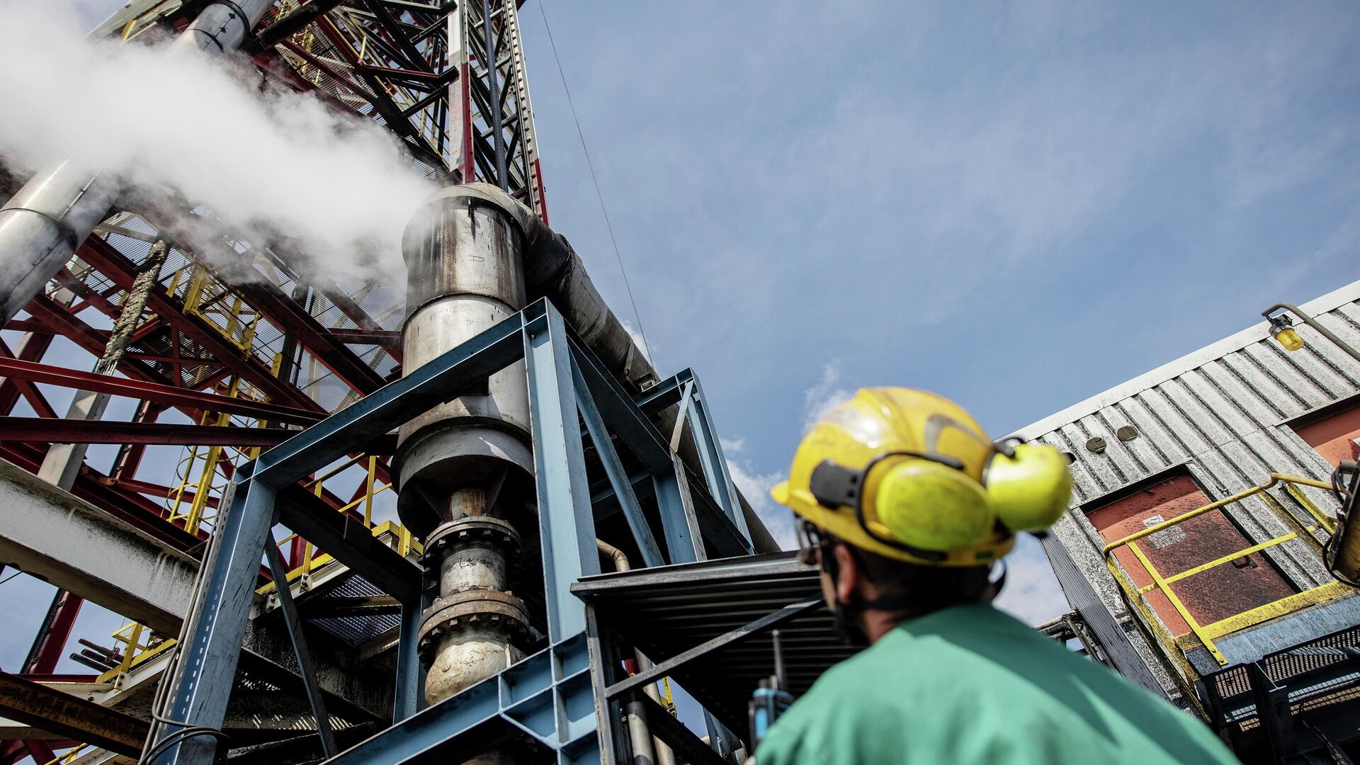 Украинская атака на трубопровод может оставить Венгрию без нефти